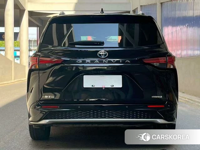 Toyota Grevia 2024 Черный из Китая