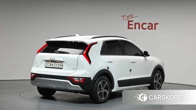 Kia Di Ol Nu Niro 2022 Белый из Кореи