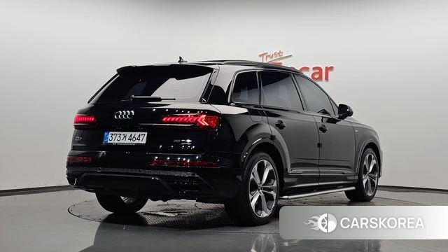 Audi Q7 (4M) 2022 Черный из Кореи