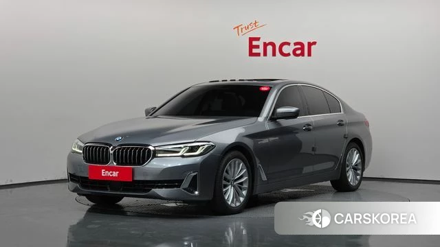 BMW 5 Series (G30) 2023 Серебристо-серый из Кореи