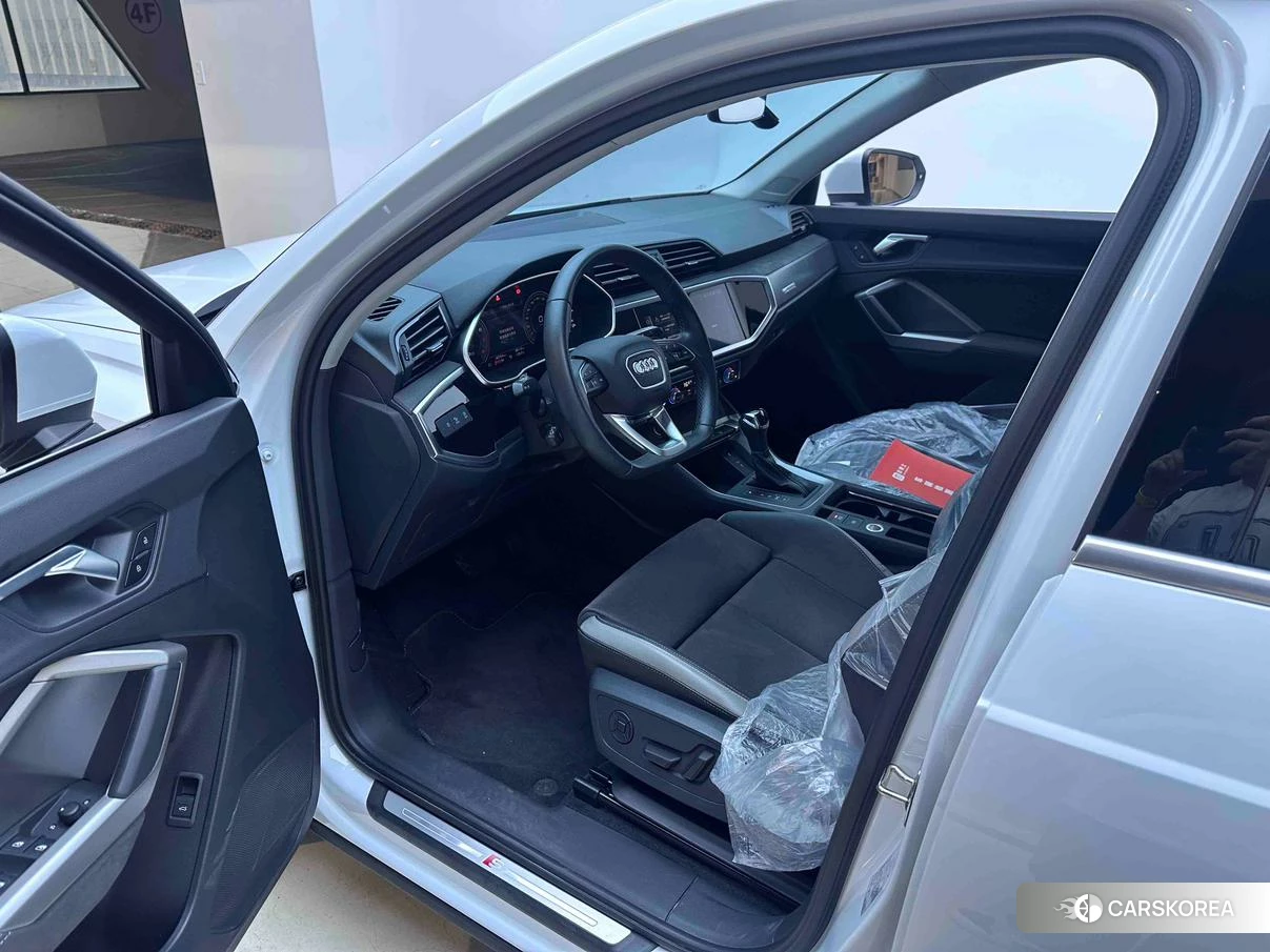 Audi Q3 2022 Белый из Китая