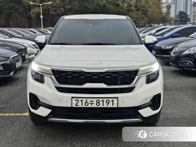 Kia Seltos 2022 Белый из Кореи