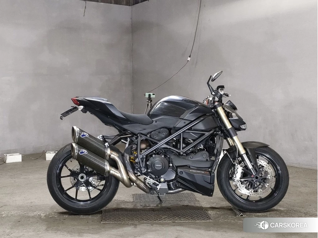 Проданный Ducati STREETFIGHTER 848 2013 из Японии