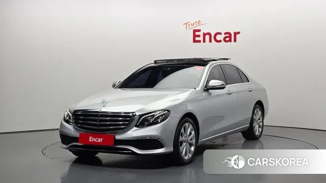 Mercedes-Benz E-Class W213 2019 Серебристо-серый из Кореи