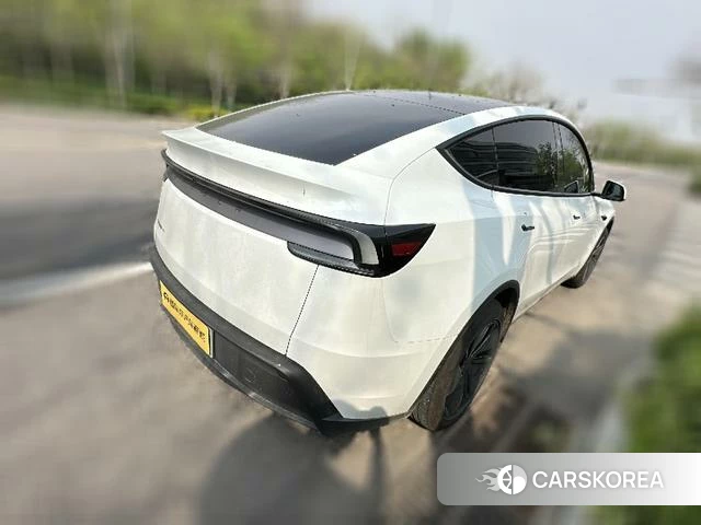 Tesla Model Y 2026 Белый из Китая