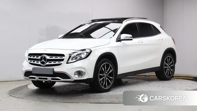 Mercedes-Benz GLA-Class X156 2018 Белый из Кореи