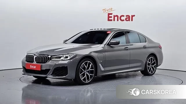 BMW 5 Series (G30) 2021 Серебристо-серый из Кореи