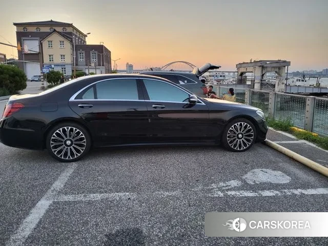 Mercedes-Benz S-Class W222 2018 Черный из Кореи