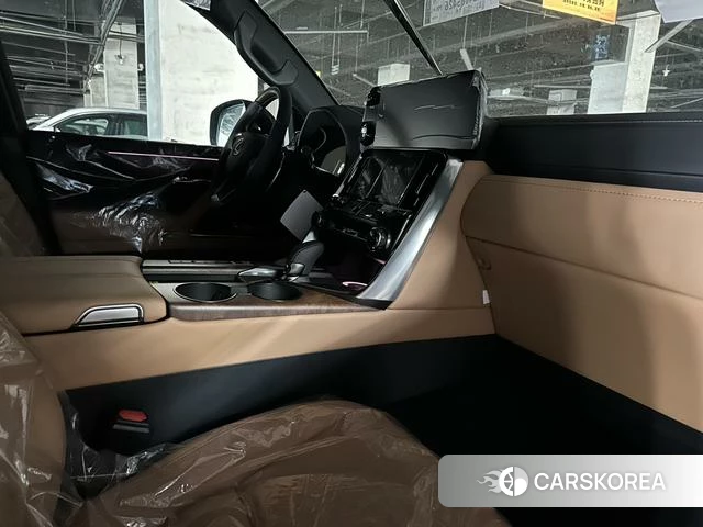 Lexus LX 2025 Черный из Китая
