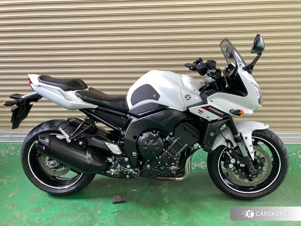 Проданный Yamaha FZ1 FEATHER 2013 из Японии, фото 2