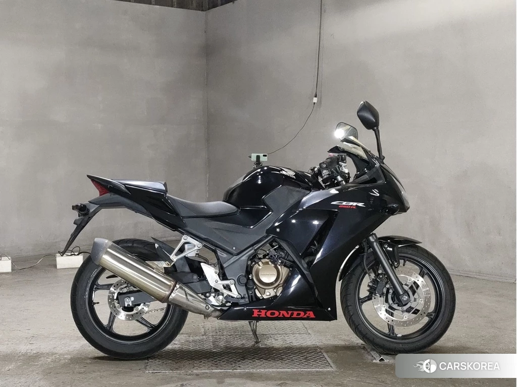 Проданный Honda CBR250R 2017 из Японии