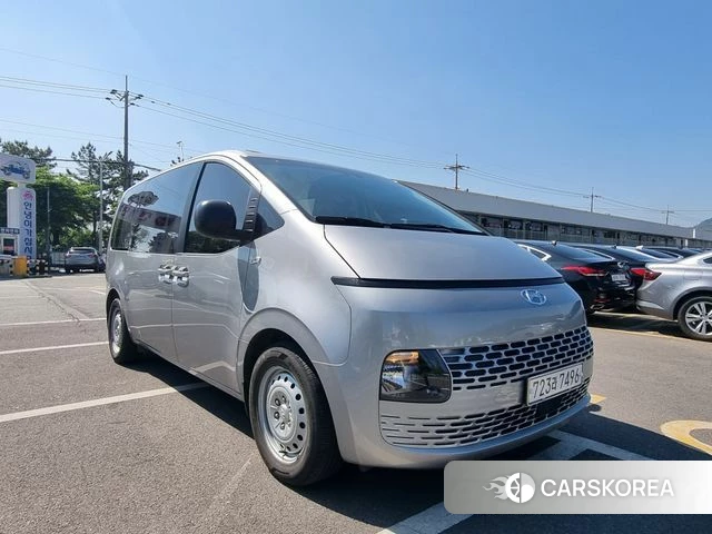 Hyundai Staria 2023 Серебряный из Кореи
