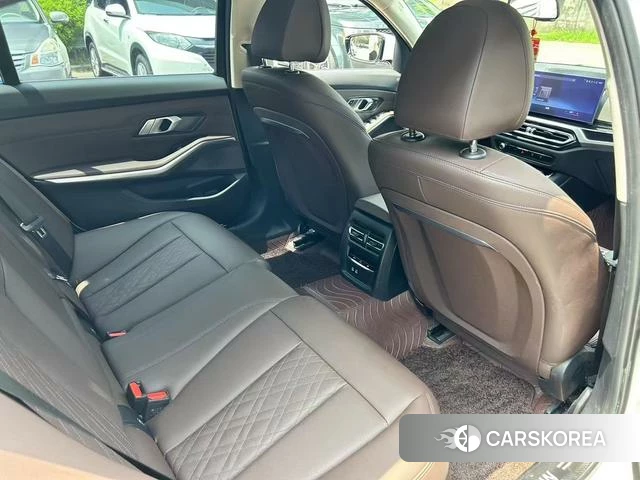 BMW 3 series id 3876084 из Китая
