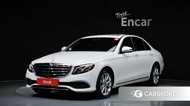 Mercedes-Benz E-Class W213 2018 Белый из Кореи