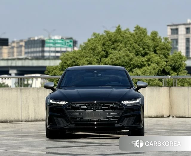Audi A7L 2023 Черный из Китая