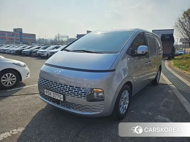 Hyundai Staria 2021 Серебряный из Кореи
