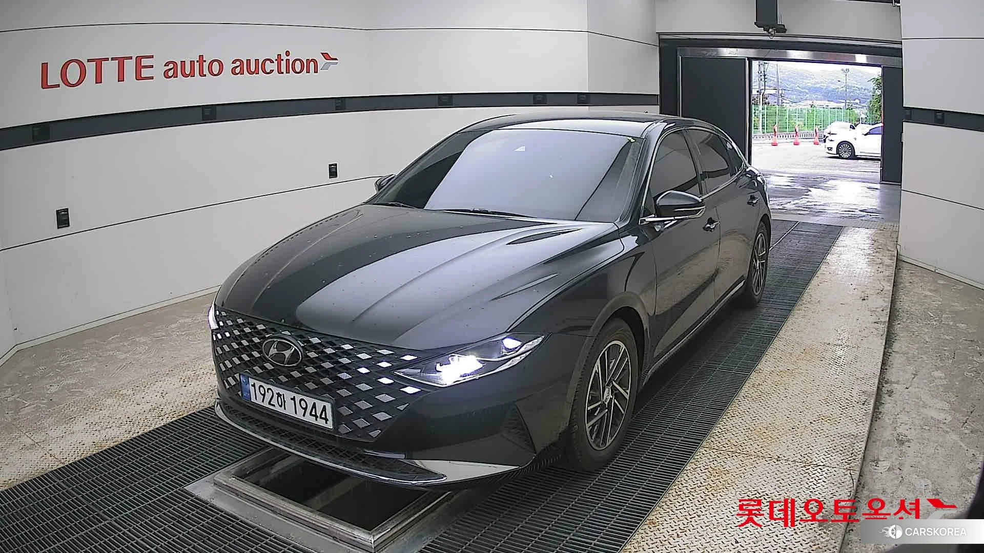 Hyundai Grandeur 2023 Abyss Black Pearl из Кореи