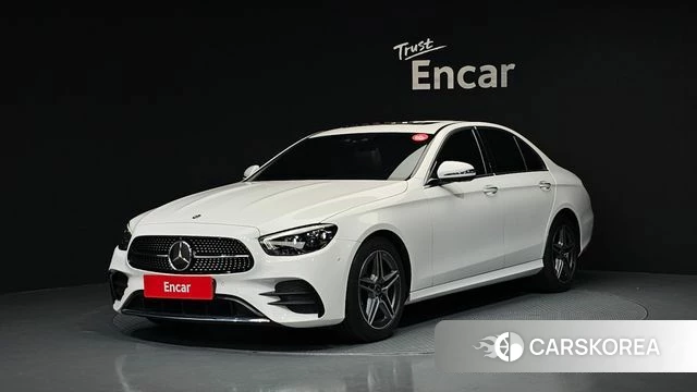 Mercedes-Benz E-Class W213 2023 Белый из Кореи