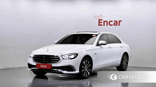 Mercedes-Benz E-Class W213 2021 Белый из Кореи