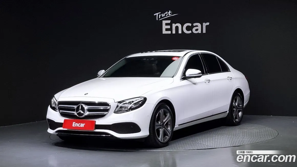 Mercedes-Benz E-Class W213 2018 Белый из Кореи