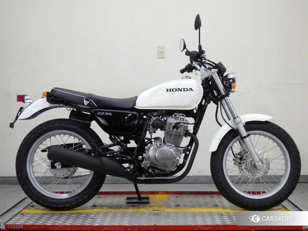 Проданный Honda CB223S 2015 из Японии