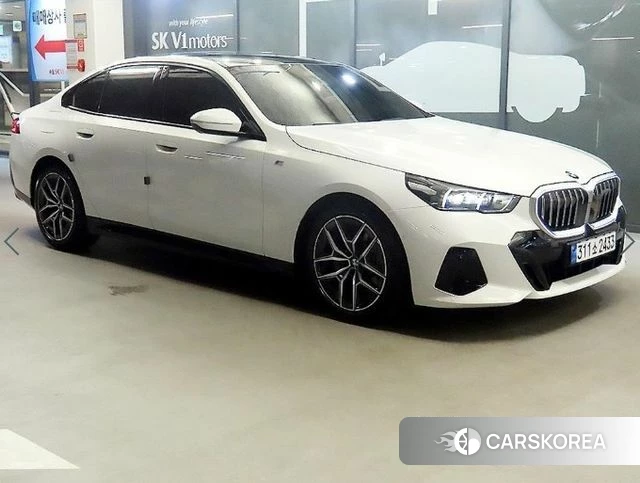 BMW 5 Series (G60) 2024 Белый из Кореи