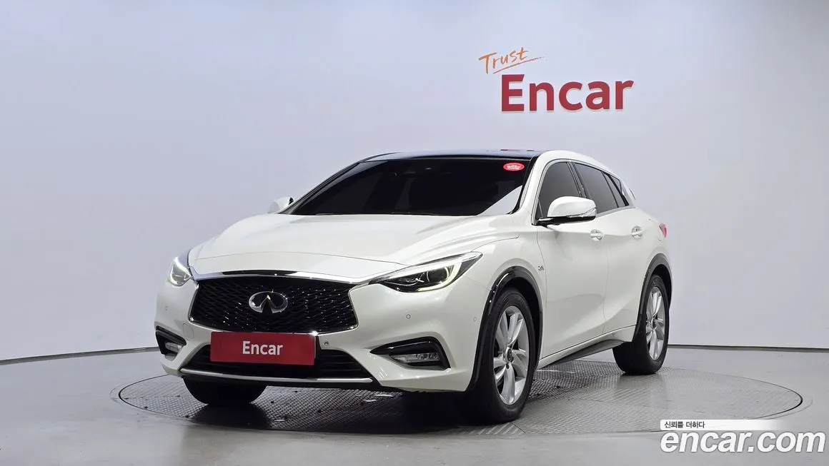 Infiniti Q30 2018 Белый из Кореи