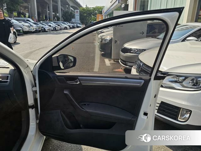 Volkswagen Santana 2021 Белый из Китая