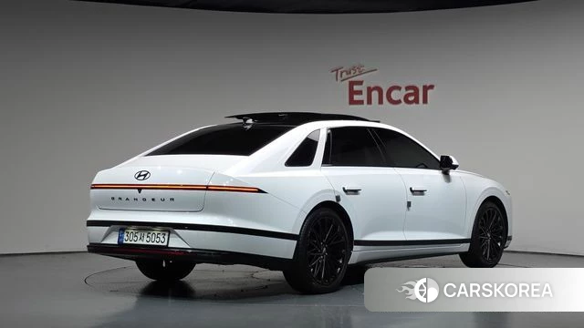Hyundai Grandeur (GN7) 2023 Белый из Кореи