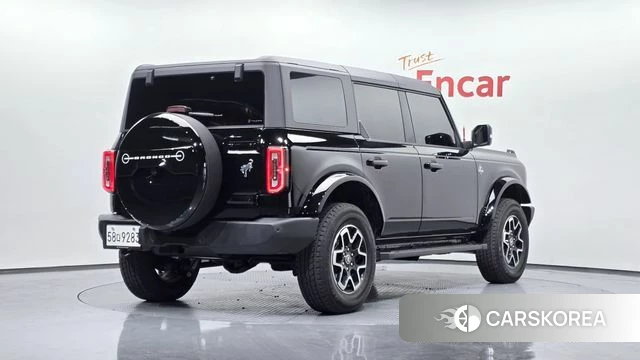 Ford Bronco 6th Generation 2024 Черный из Кореи