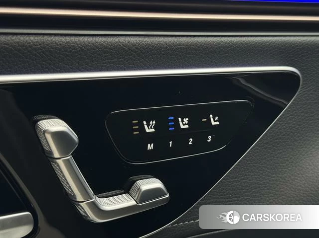 Mercedes-Benz EQE 2022 Серебристо-серый из Китая