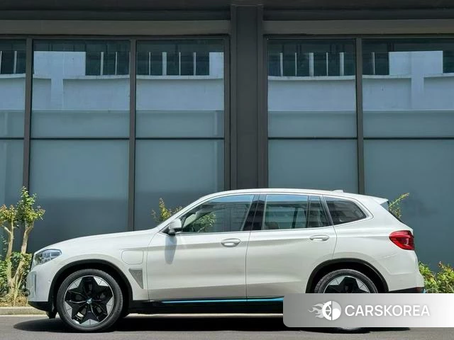 BMW iX3 2021 Белый из Китая