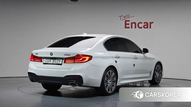 BMW 5 Series (G30) 2018 Белый из Кореи