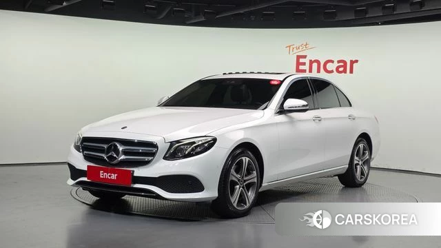 Mercedes-Benz E-Class W213 2019 Белый из Кореи