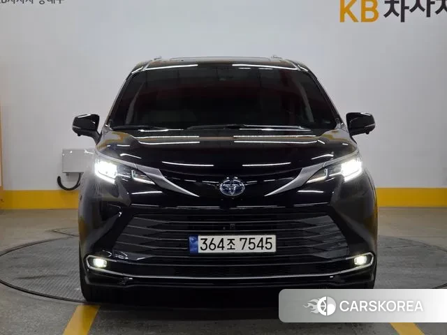 Toyota Sienna 4th Generation 2023 Черный из Кореи