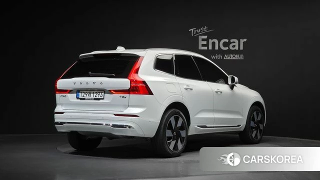 Volvo XC60 second Generation 2025 Белый из Кореи