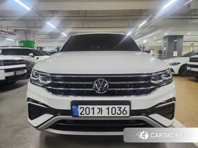 Volkswagen Tiguan Allspace 2024 Белый из Кореи