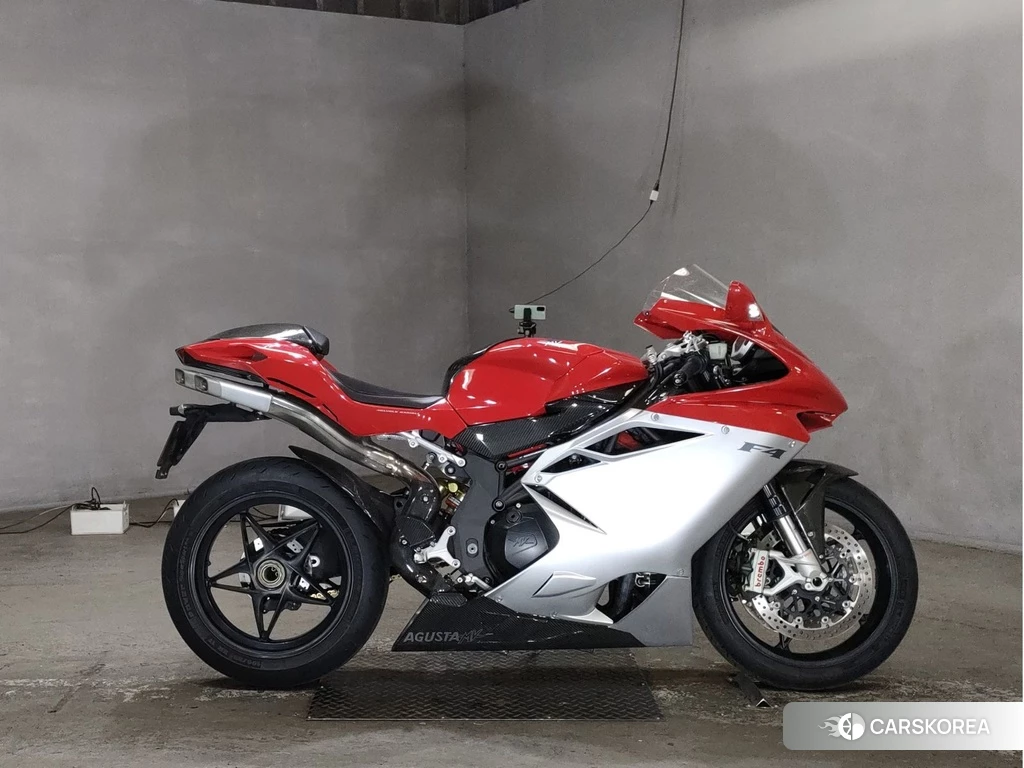 Проданный MV AGUSTA F4 1000 id 4172085 из Японии, фото 2