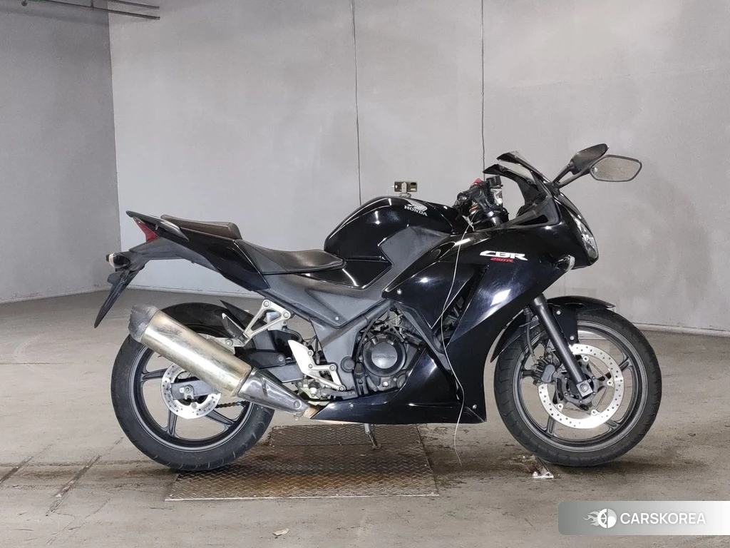 Проданный Honda CBR250R 2015 из Японии