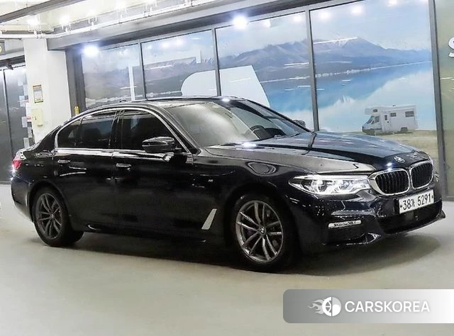 BMW 5 Series (G30) 2018 Черный из Кореи