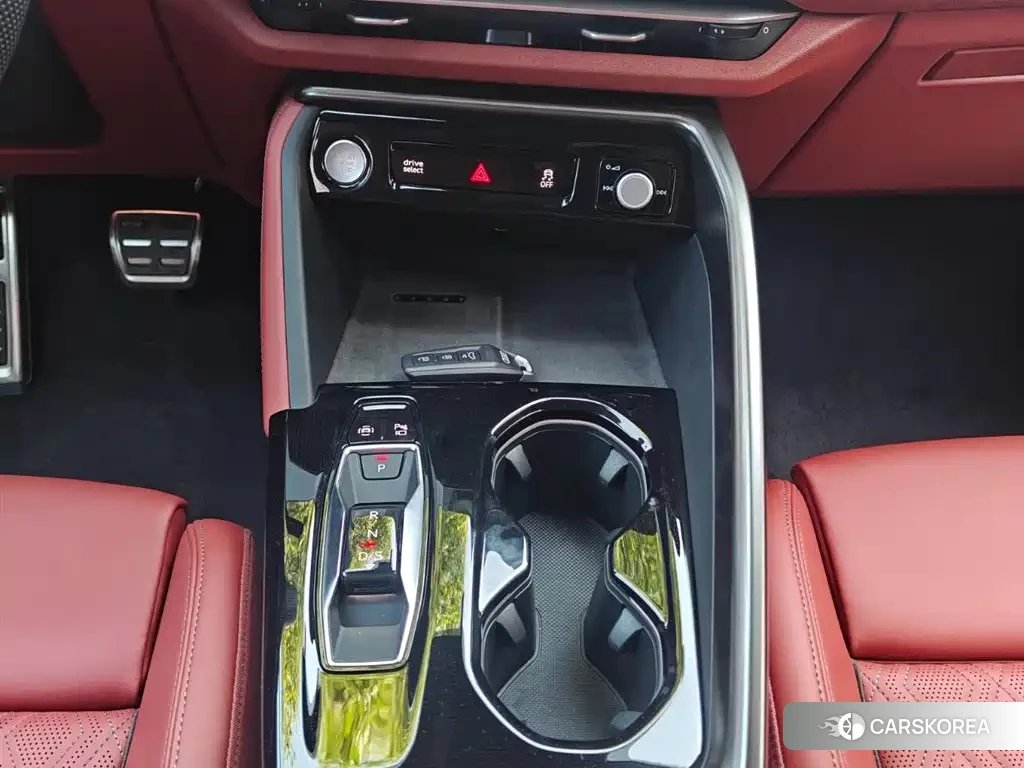 Audi Q5L 2026 Черный из Китая