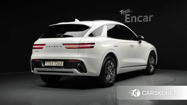 Genesis GV70 2023 Белый из Кореи