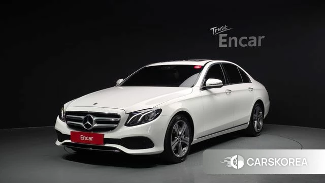 Mercedes-Benz E-Class W213 2018 Белый из Кореи