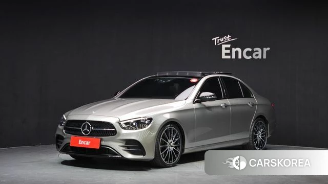 Mercedes-Benz E-Class W213 2023 Серебристо-серый из Кореи