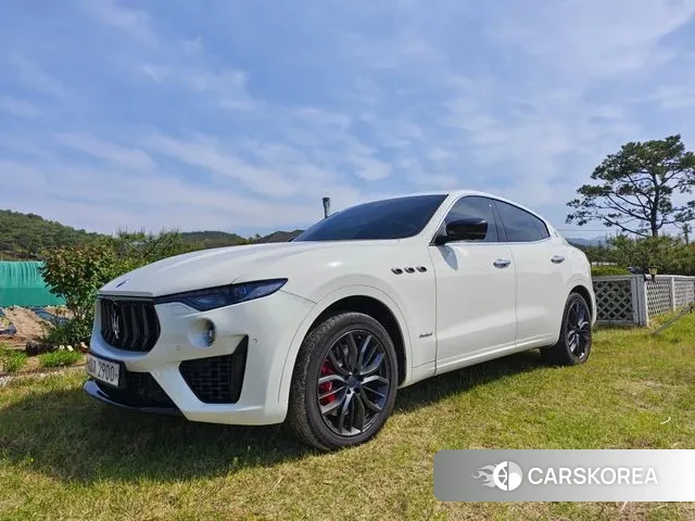 Maserati Levante 2019 Белый из Кореи