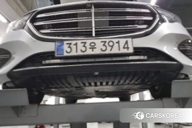 Mercedes-Benz E-Class W214 2025 Белый из Кореи