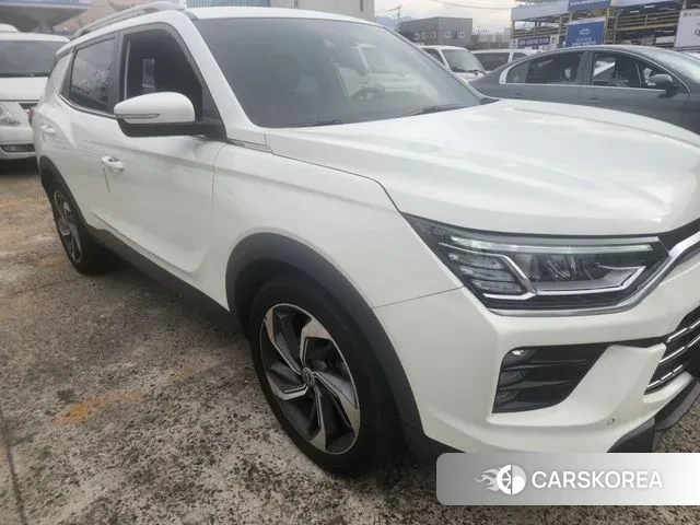 Ssangyong Beautiful Korando 2019 Белый из Кореи