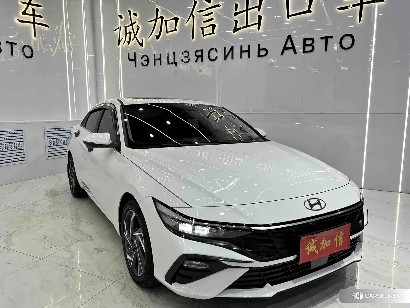 Hyundai Elantra 2024 Белый из Китая