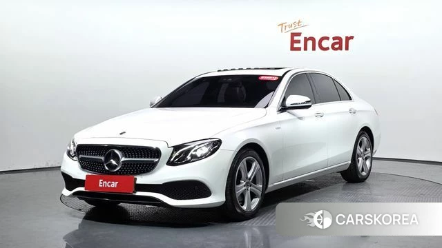Mercedes-Benz E-Class W213 2018 Белый из Кореи