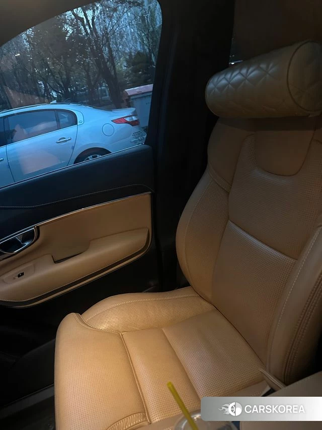 Volvo XC90 second Generation 2022 Белый из Кореи